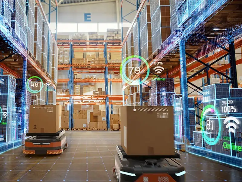 vehículos robotizados sin conductor mueven cajas en un almacén
